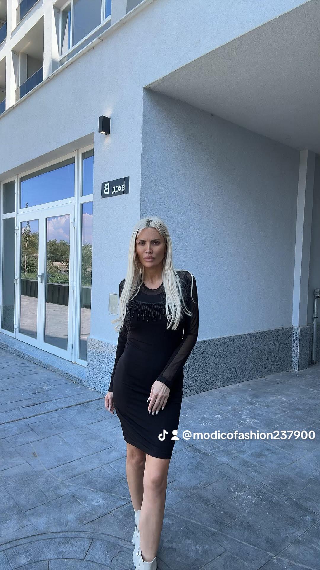 Черна рокля