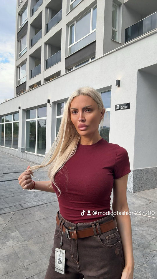 Тениска по тялото в бордо