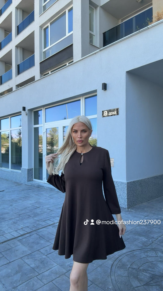 Разкроена рокля кафе