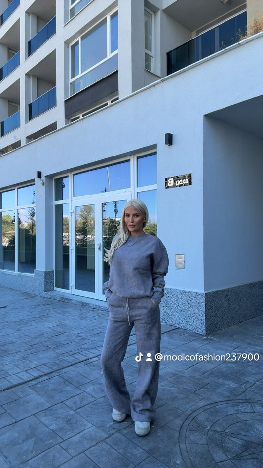 Екип с камъни