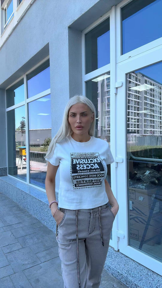 Тениска с къс ръкав с камъни